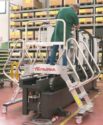 Pasarela de cruce profesional para salvar un obstáculo industrial